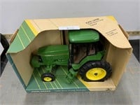 Ertl JD 7600 row crop tractor,  1/16