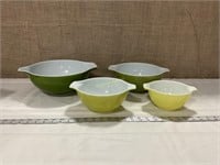 4 Green and yellow Pyrex nesting bowls