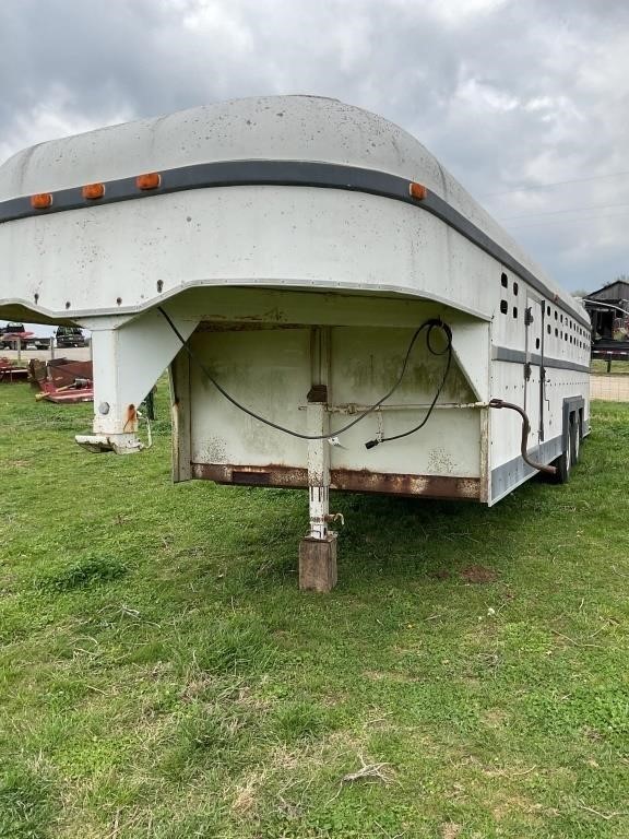 FIBER GLASS GOOSE NECK STOCK TRAILER