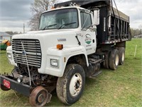 L8000 DUMP TRUCK WITH SIDE DUMP