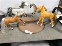 4 horses