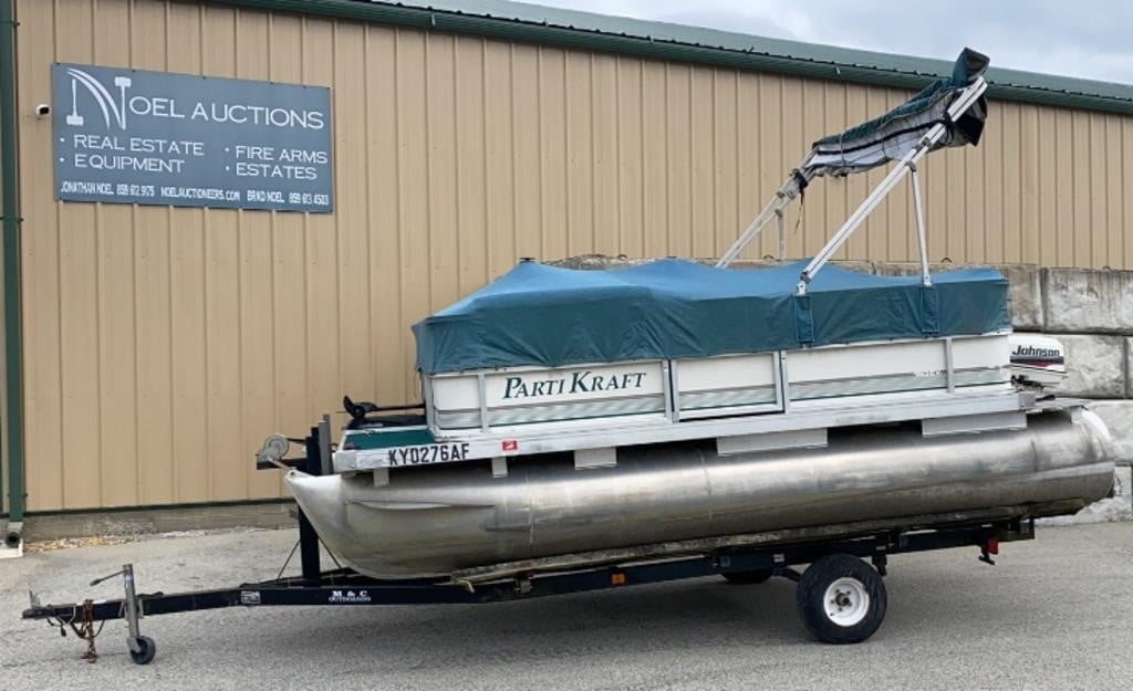 1998 Parti Kraft Pontoon w/ 9.9 Johnson Motor