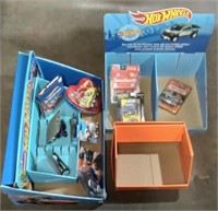 (JT) HOTWHEELS display boxes with some assorted