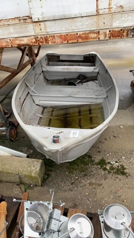 12' ROW BOAT