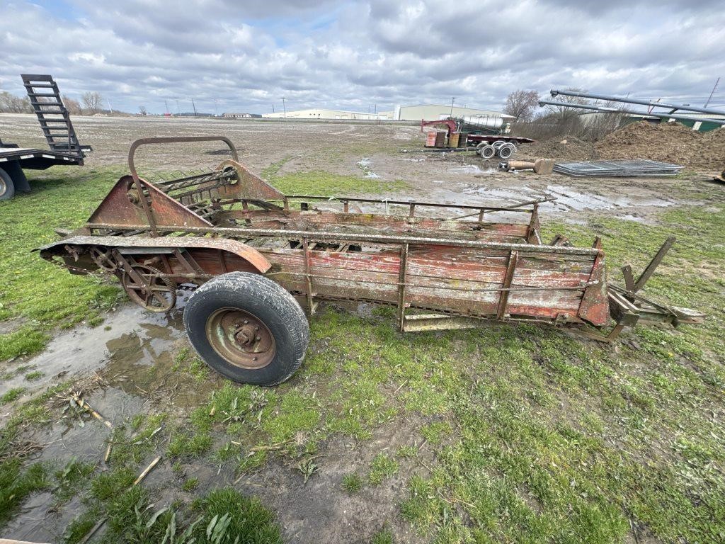 GROUND DRIVEN MANURE SPREADER