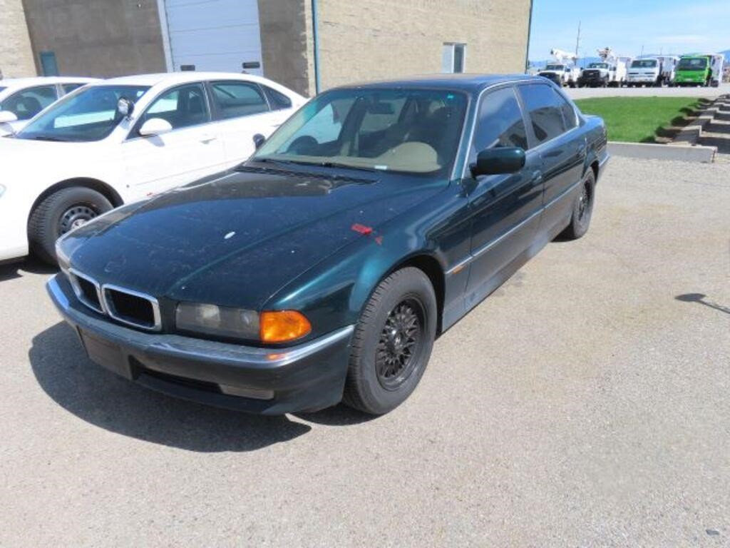 1998 BMW 740   GREEN