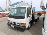 1995 ISUZU FLATBED   WHITE