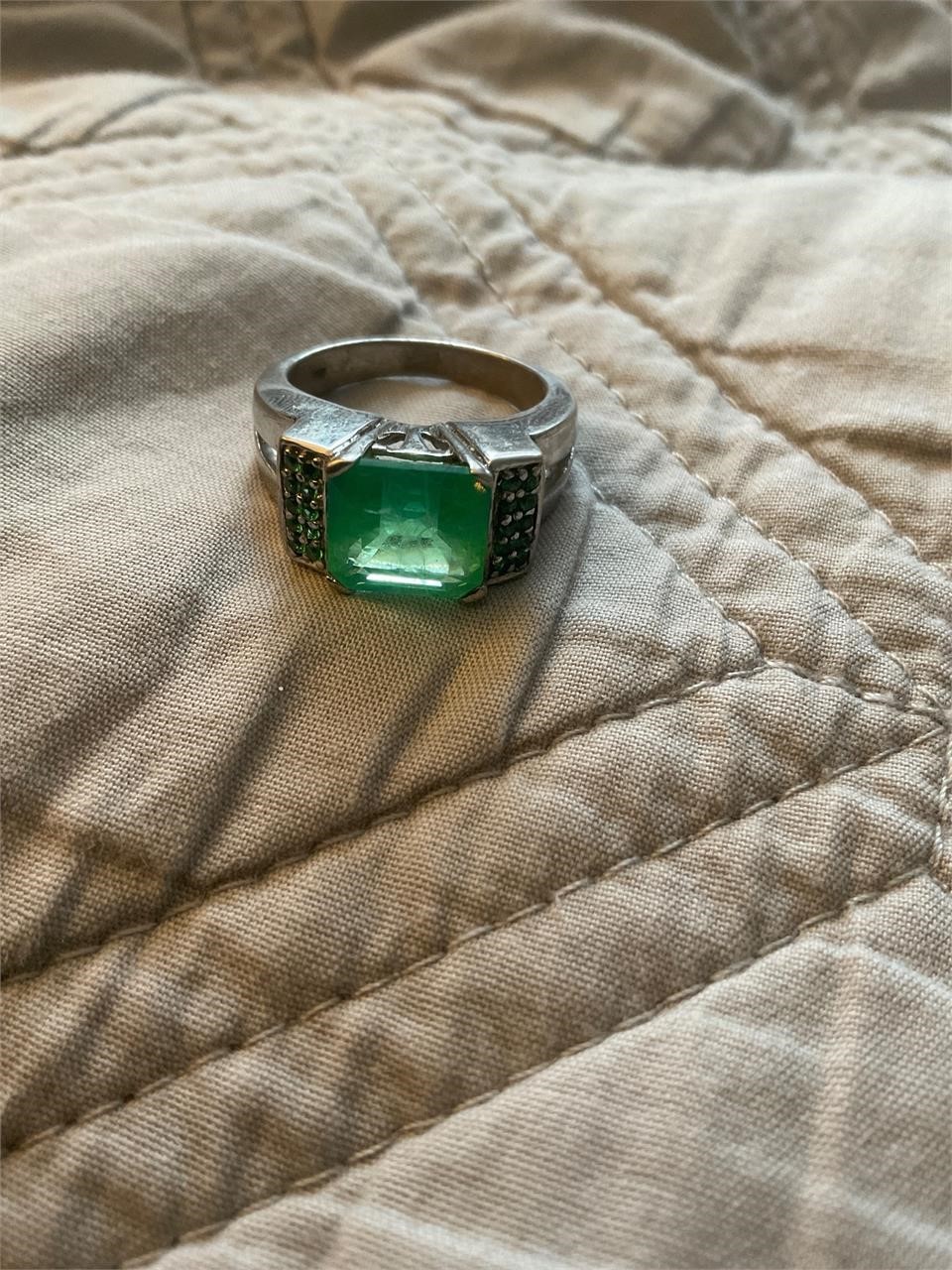 Stunning 5+ carat emerald ring silver with rodium