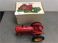 Ertl Toy Farmer Massey-Harris 33, 1987, 1/16