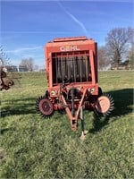 Gehl round baler