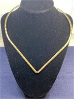 Structured gold tone necklace