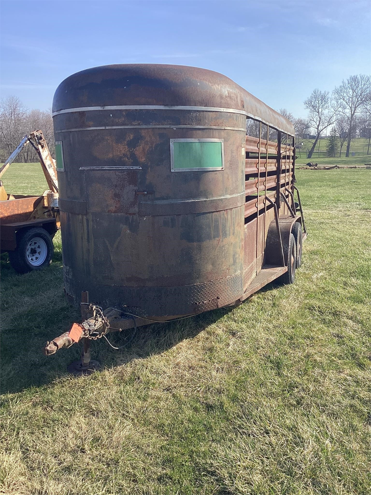 1979 Hale 16-ft livestock trailer