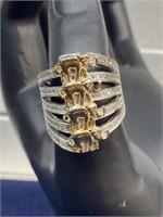 Size 8 ring with elephant detail