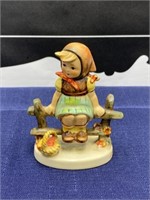 HUMMEL figurine JUST RESTING