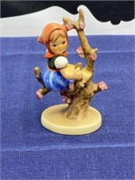 HUMMEL figurine Little girl in a tree