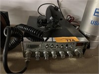 COBRA SOUND TRACKER CB RADIO