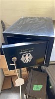 Small Locking Gun Box w/key 9x7x13