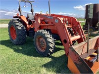 Kubota M-9000 w/ loader