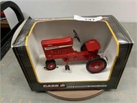 Ertl IH Farmall 1026 Hydro pedal tractor, 1/6