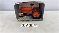 SCALE MODELSALLIS CHALMERS D17 TRACTOR TOY
