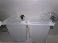 2 Food Containers With Lids