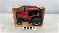 ERTL INTERNATIONAL 5088 TRACTOR WITH CAB