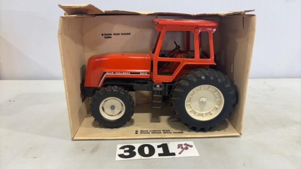 ERTL ALLIS-CHALMERS 8010 TRACTOR WITH CAB