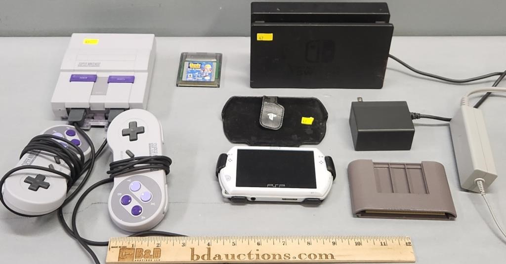 Nintendo Mini & Video Game Accessories