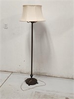 Brass Floor Lamp
64×18×18