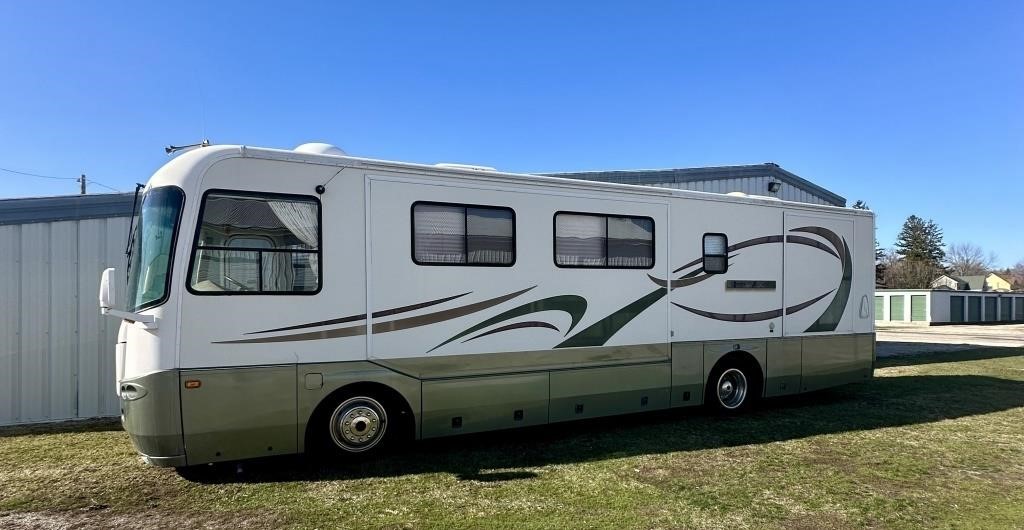 2004 Freightliner XC CHASSIS Motorhome