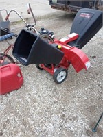 wood chipper runs and works