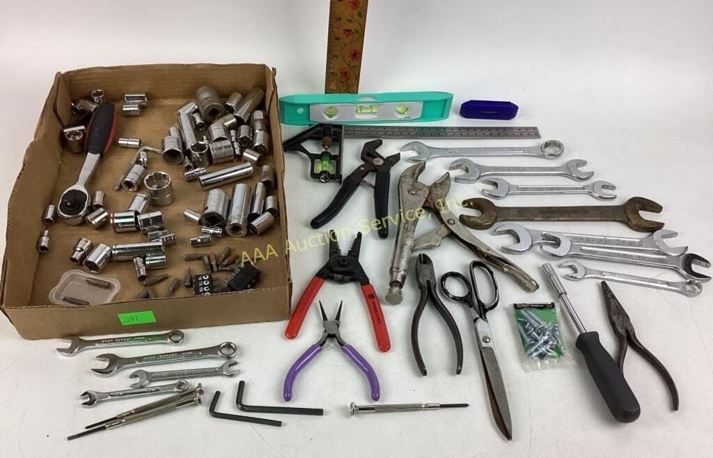 Socket Wrench & Bits. Mixed Lot Tools: Wrenches,