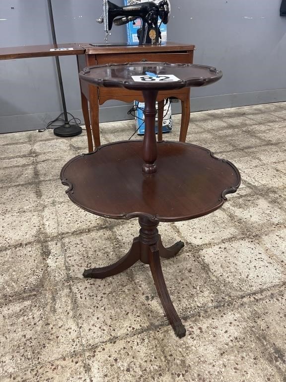VINTAGE 2 TIER ACCENT TABLE