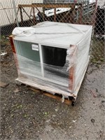 Pallet of 22in x 36in white Aluminum Windows