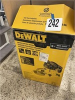 DEWALT 12 GAL. WET / DRY VAC