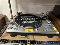 STANTON DIGITAL TURNTABLE STR8-100