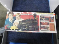 LIONEL TRAIN SET IN BOX