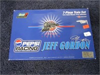 JEFF GORDON / #24 7pc "HO" TRAIN SET