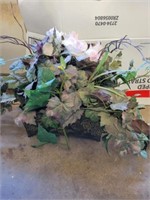 2+/- Boxes Floral Decor with 2 baskets
