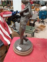 golf statue