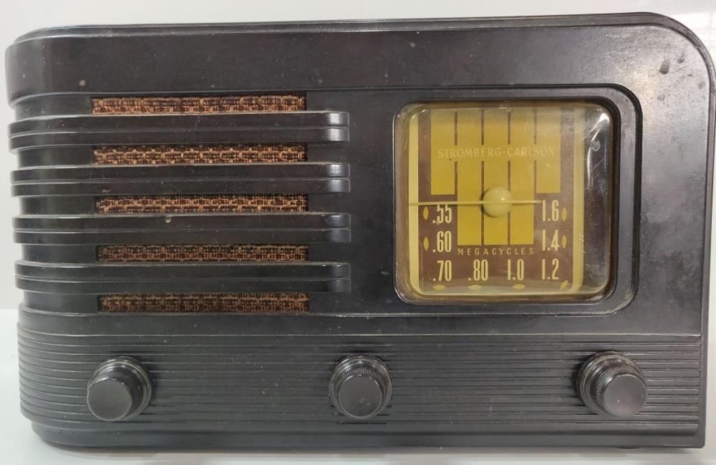 Vintage Stromberg-Carlson Radio Receiver