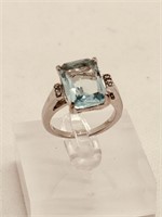 Aquamarine PreOwned 2ct Ring  beautiful colour