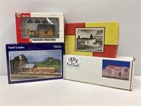 Four HO Scale Accessories