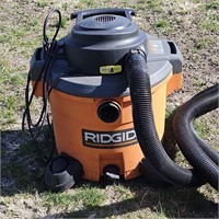RIDGID Wet/ Dry Vac 12 Gal 5 HP Shop Vacuum