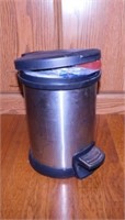 Stainless waste can w/ step on lid - Runner rug