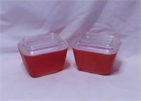 Two 1945 Pyrex red refrigerator dishes w/ lids