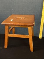 Wood Step Stool W/ Carrying Handle