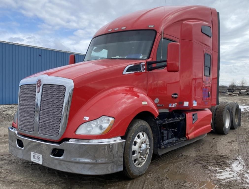 (AV) 2015 Kenworth T680 Sleeper Semi