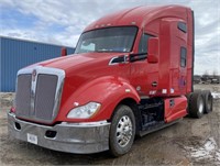 (AV) 2015 Kenworth T680 Sleeper Semi