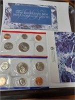 The United States Mint 1997 Uncirculated Coin Set